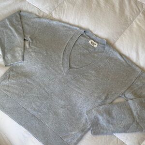 Women’s Gray V-Neck Sweater, XXS